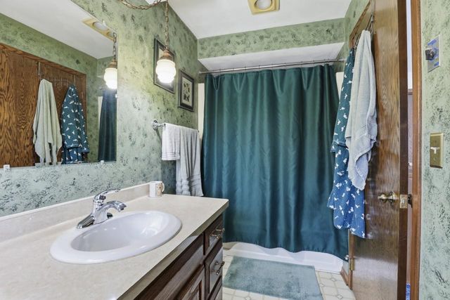 2511 S CARPENTER STREET, Appleton, WI 54915