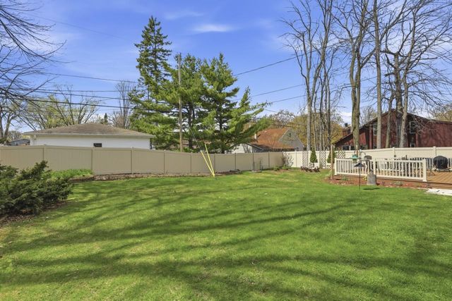 2511 S CARPENTER STREET, Appleton, WI 54915