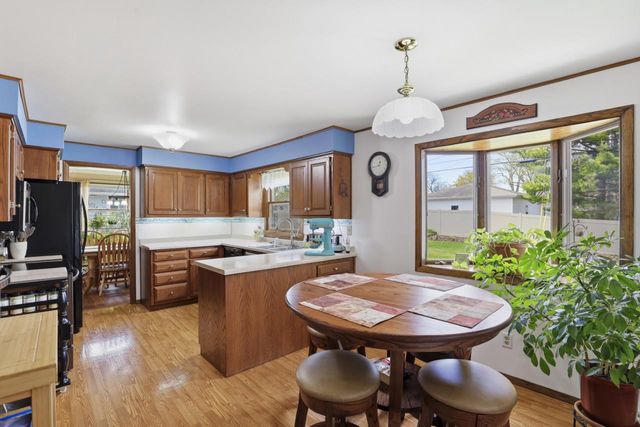 2511 S CARPENTER STREET, Appleton, WI 54915