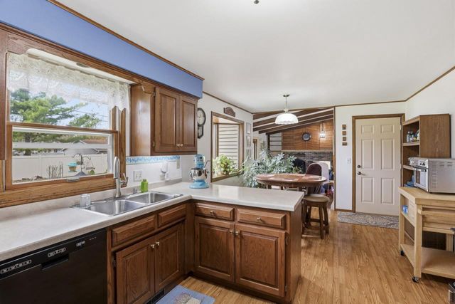 2511 S CARPENTER STREET, Appleton, WI 54915