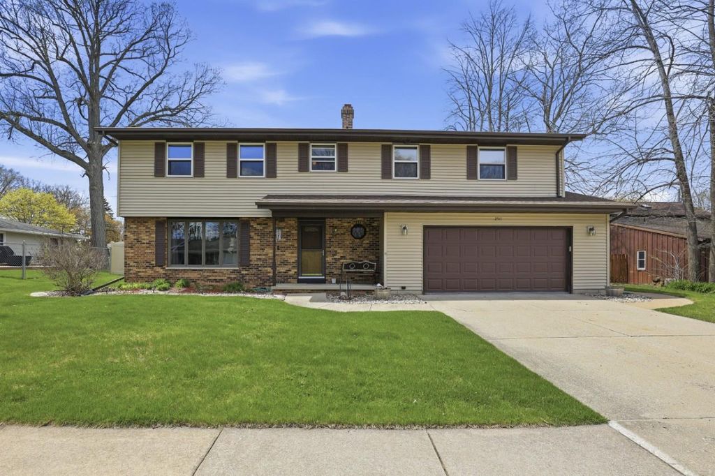 2511 S CARPENTER STREET, Appleton, WI 54915