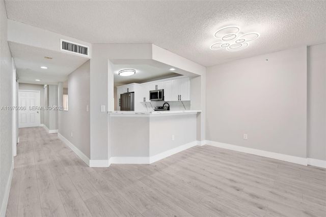 7641 Granville Dr 209, Tamarac, FL 33321