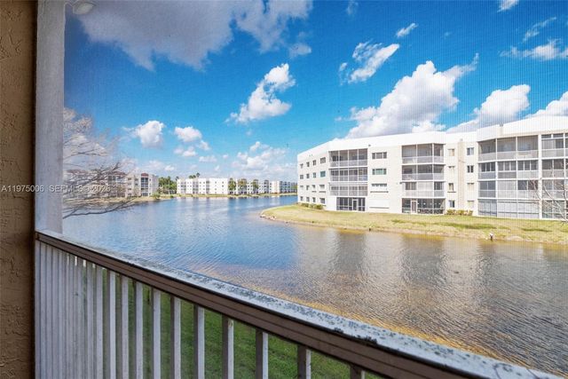 7641 Granville Dr 209, Tamarac, FL 33321