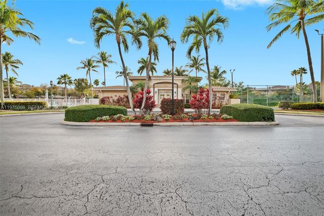 7641 Granville Dr 209, Tamarac, FL 33321