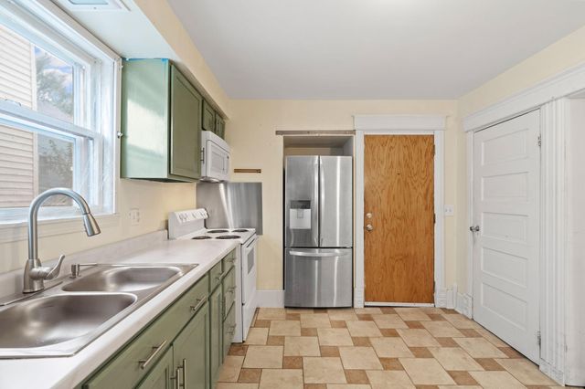 952 Western Avenue N, Saint Paul, MN 55117