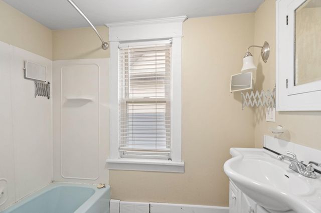 952 Western Avenue N, Saint Paul, MN 55117