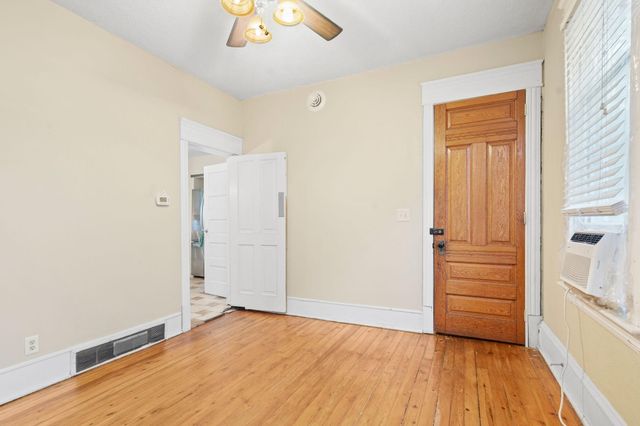 952 Western Avenue N, Saint Paul, MN 55117