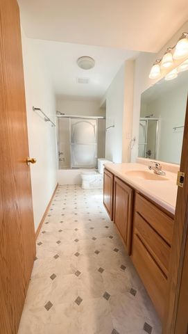 913 Ashford NE, Cedar Rapids, IA 52402
