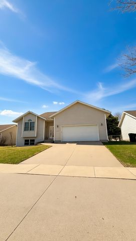 913 Ashford NE, Cedar Rapids, IA 52402