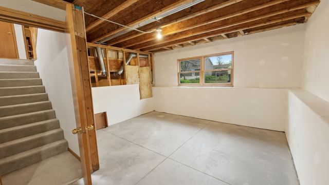 913 Ashford NE, Cedar Rapids, IA 52402