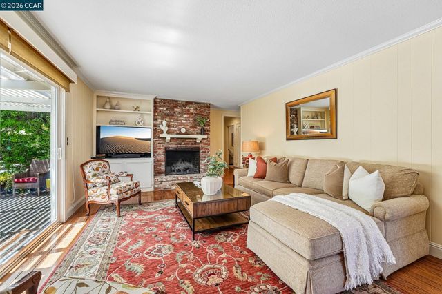 340 Donald Dr, Moraga, CA 94556
