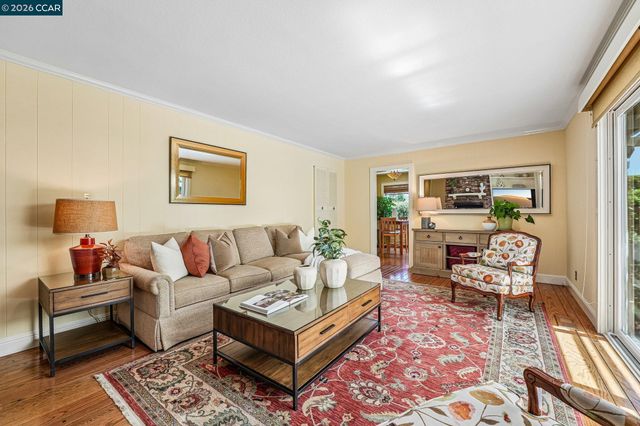 340 Donald Dr, Moraga, CA 94556