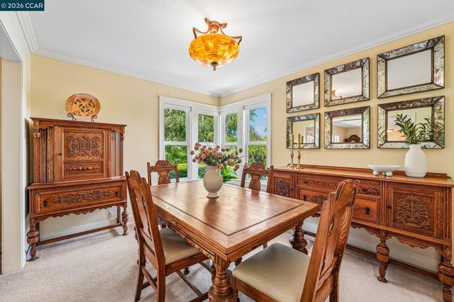 340 Donald Dr, Moraga, CA 94556
