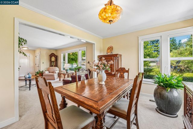 340 Donald Dr, Moraga, CA 94556