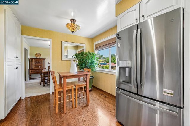 340 Donald Dr, Moraga, CA 94556