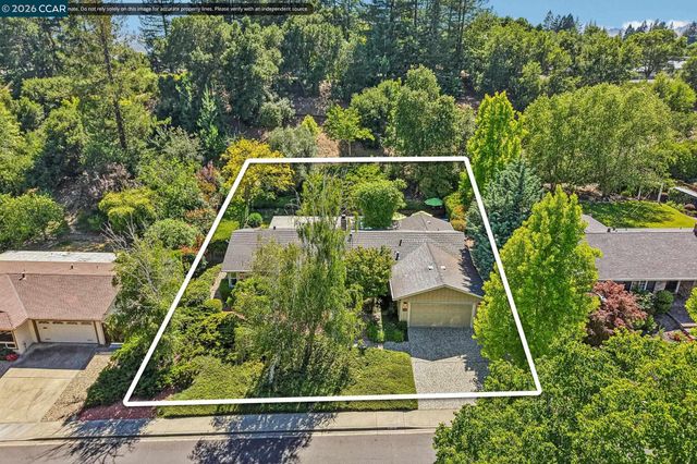 340 Donald Dr, Moraga, CA 94556