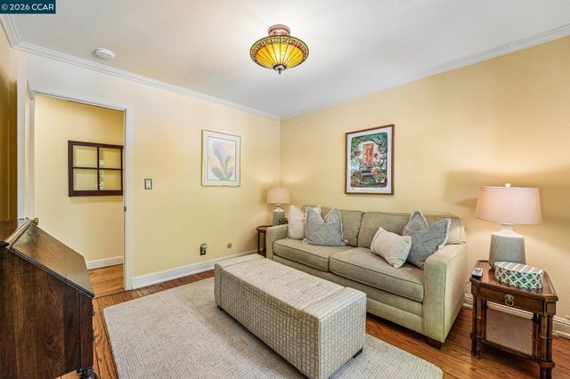 340 Donald Dr, Moraga, CA 94556
