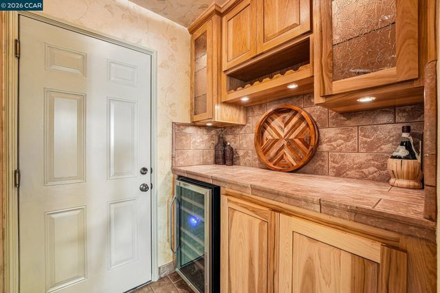 340 Donald Dr, Moraga, CA 94556