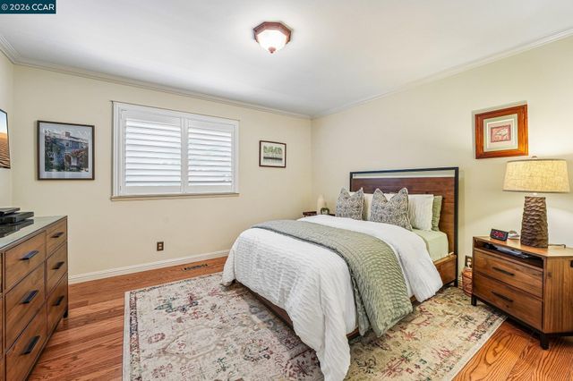 340 Donald Dr, Moraga, CA 94556