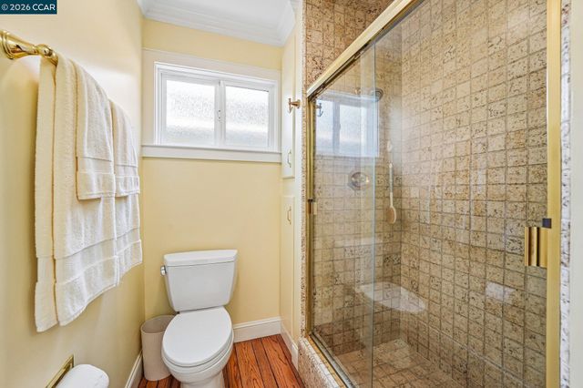 340 Donald Dr, Moraga, CA 94556