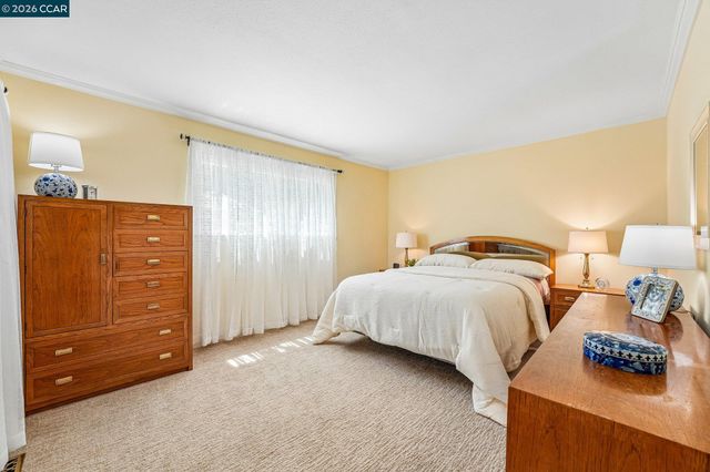 340 Donald Dr, Moraga, CA 94556