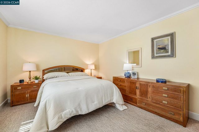 340 Donald Dr, Moraga, CA 94556