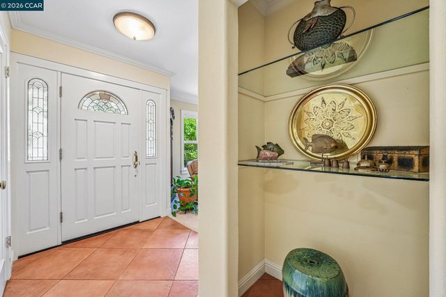 340 Donald Dr, Moraga, CA 94556