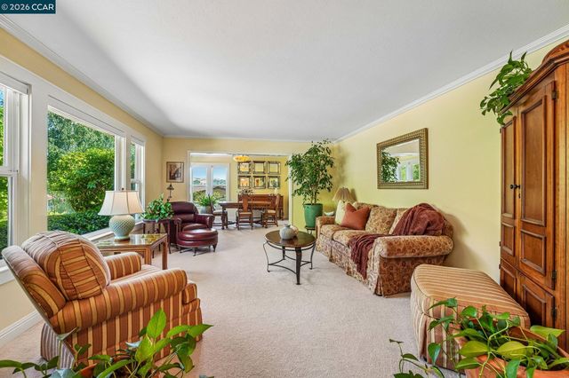 340 Donald Dr, Moraga, CA 94556