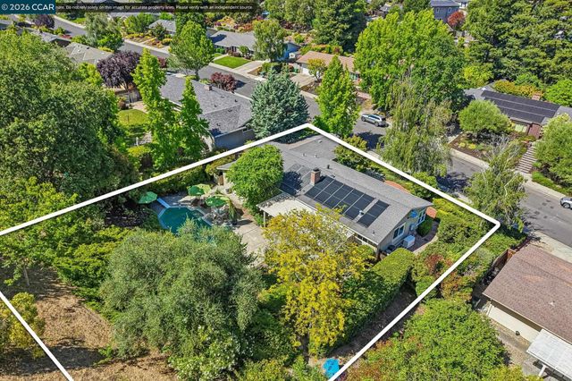 340 Donald Dr, Moraga, CA 94556