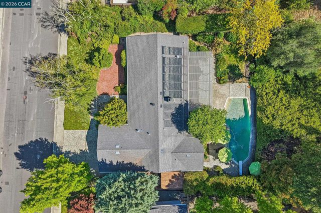 340 Donald Dr, Moraga, CA 94556