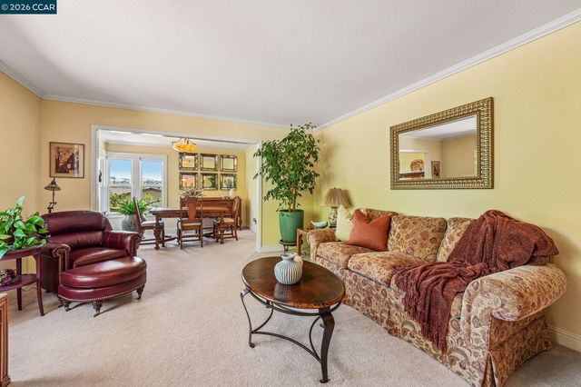 340 Donald Dr, Moraga, CA 94556