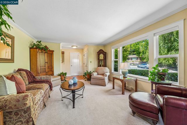 340 Donald Dr, Moraga, CA 94556