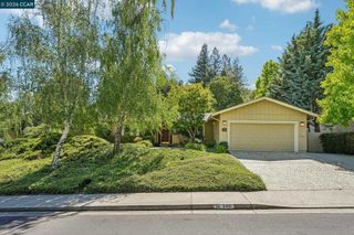 340 Donald Dr, Moraga, CA 94556