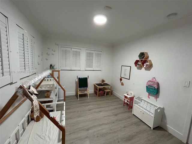 15720 SW 87th Ct, Palmetto Bay, FL 33157