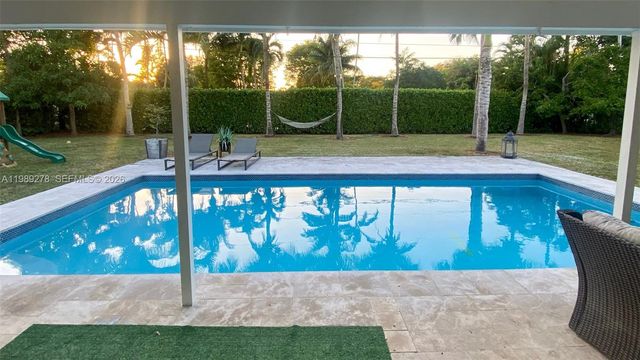 15720 SW 87th Ct, Palmetto Bay, FL 33157