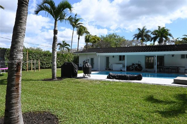 15720 SW 87th Ct, Palmetto Bay, FL 33157