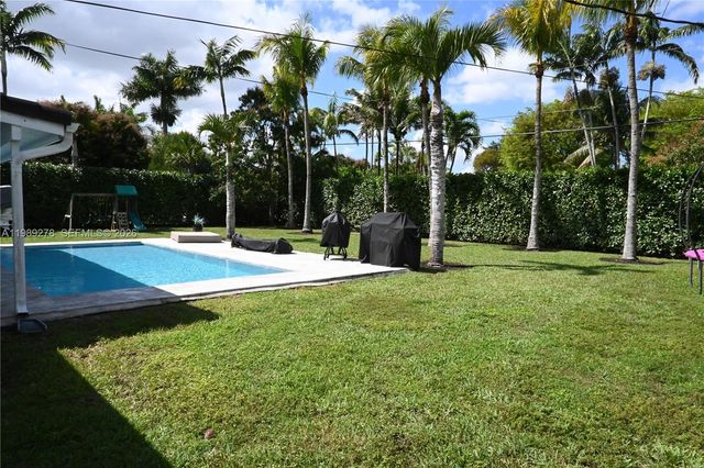 15720 SW 87th Ct, Palmetto Bay, FL 33157