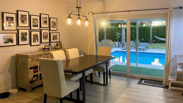 15720 SW 87th Ct, Palmetto Bay, FL 33157