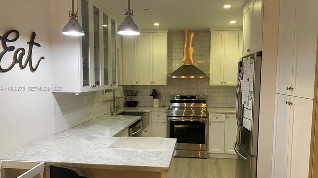 15720 SW 87th Ct, Palmetto Bay, FL 33157