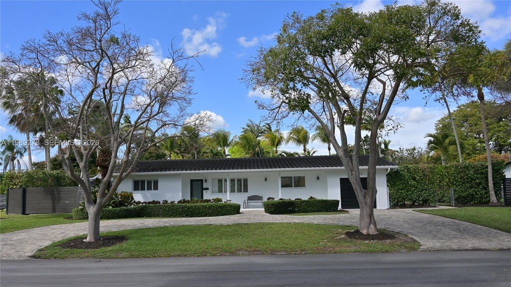 15720 SW 87th Ct, Palmetto Bay, FL 33157