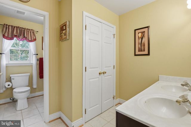 800 AZTEC DR, Frederick, MD 21701