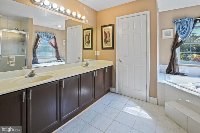 800 AZTEC DR, Frederick, MD 21701