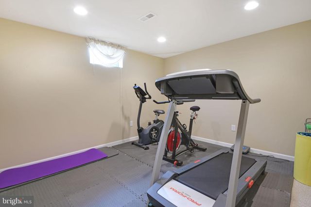 800 AZTEC DR, Frederick, MD 21701