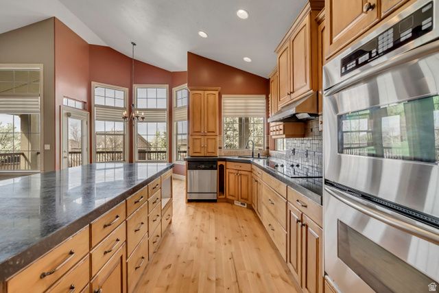 1653 E PEAR ORCHARD CT, Draper, UT 84020