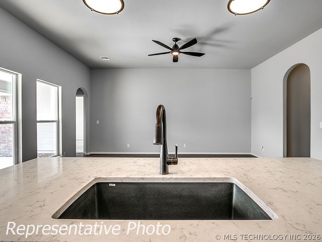 5821 E 124th Terrace S, Bixby, OK 74008