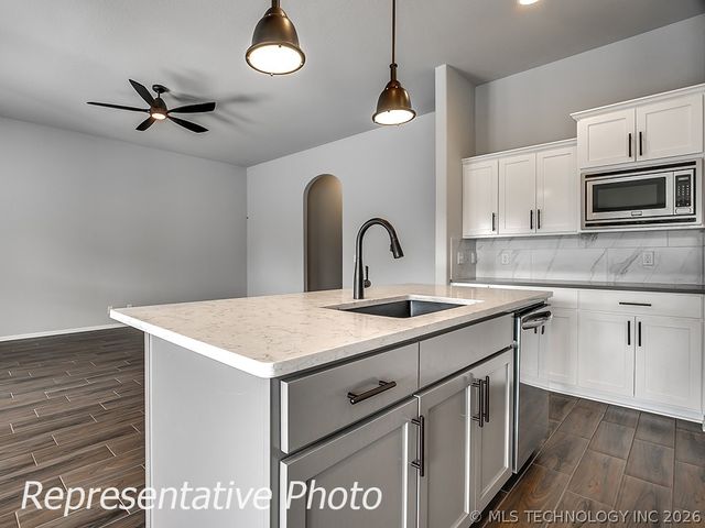5821 E 124th Terrace S, Bixby, OK 74008