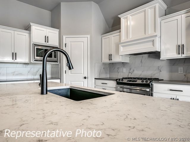 5821 E 124th Terrace S, Bixby, OK 74008