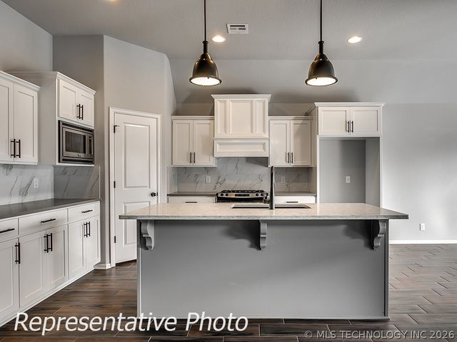 5821 E 124th Terrace S, Bixby, OK 74008