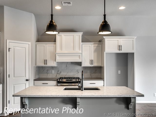 5821 E 124th Terrace S, Bixby, OK 74008