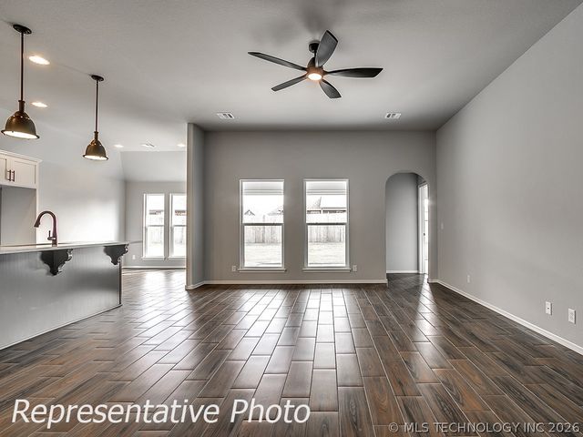 5821 E 124th Terrace S, Bixby, OK 74008